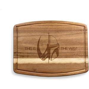 PICNIC TIME Star Wars The Mandalorian Ovale Acacia Cutting Board Serving Board Charcuterie Cheese Board with Juice Groove Galactic Kitchen Decor Gift, (Acacia Wood)(Star Wars Mandalorian – Acacia Wood)